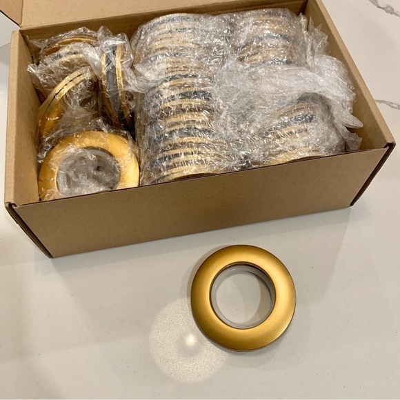 Set of 32 Gold Plastic Curtain Grommet Rings D.I.Y. - Picture 1 of 10